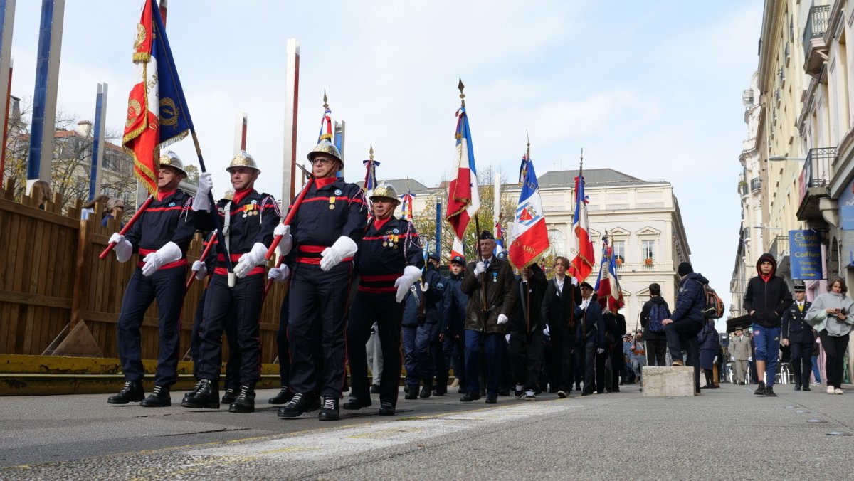 Défilé cérémonie du 11 novembre